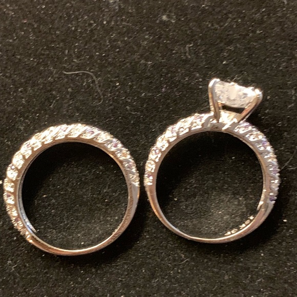 Engagement Rings - Picture 3 of 7